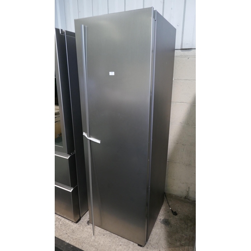 6054 - Samsung 387L Tower Fridge - Model RR39M701059, This Lot Requires A Uk Adaptor, Original Rrp £483.14 ... 