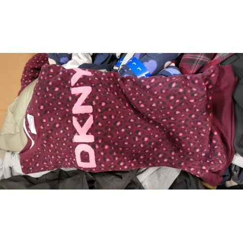 6058 - Pallet of mixed clothing inc DKNY , K/s, Replay, Hugo Boss (321-600) *This lot is subject to VAT