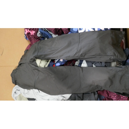 6058 - Pallet of mixed clothing inc DKNY , K/s, Replay, Hugo Boss (321-600) *This lot is subject to VAT