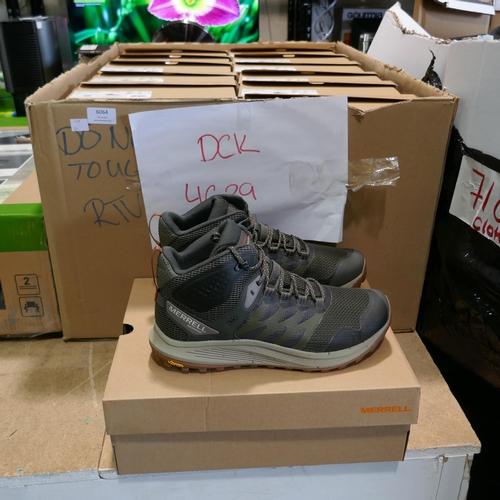 6064 - 12 Pairs Of Merrell Nova 3 Mid Walking Boots ( inc 6x size UK 9.5 / 6x Size UK 10.5 )(321-600) *This... 