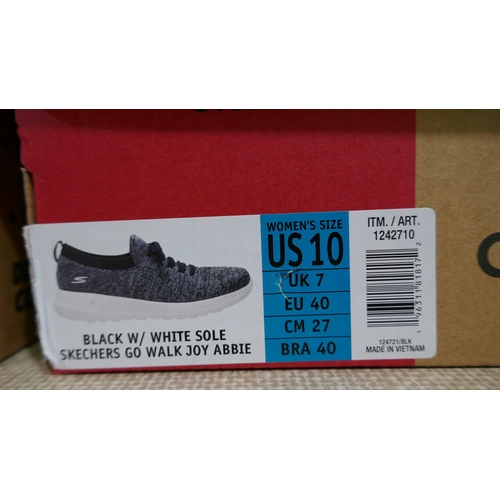 6092 - Two pairs of Mixed Skecher Trainers ( Both Uk Size 7) (331-612) *This lot is subject to Vat