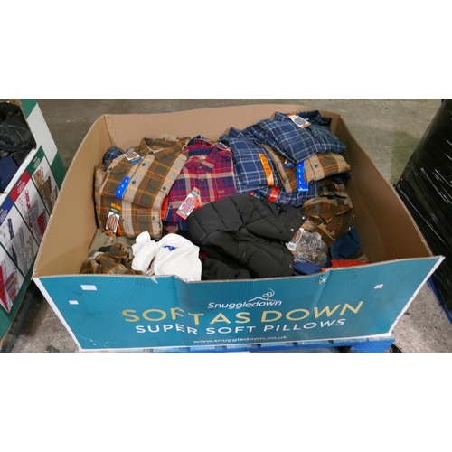 6338 - Small Pallet of mixed clothing inc Orvis , Etc (321-600) *This lot is subject to VAT