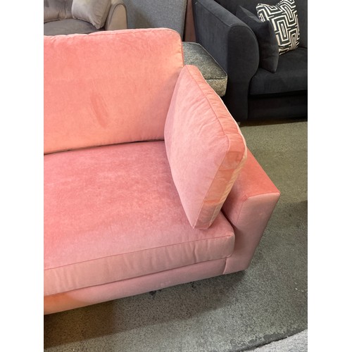 1486 - a peach velvet compact L shaped sofa