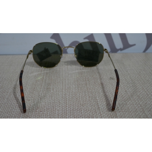 6143 - Ben Sherman Men Clam Sunglasses *This Item Is Subject To Vat (327A-240)