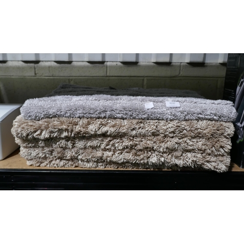 6197 - 5 x Charisma Asst Bath Mats *This Item Is Subject To Vat (327A-334-337)