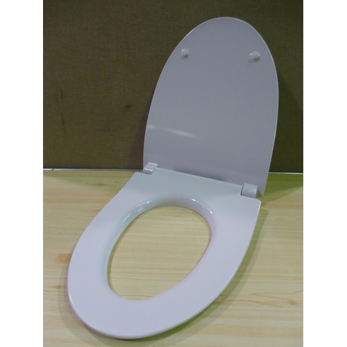 6315 - Tavistock Toilet Seat (331-207)   * This Lot Is Subject To Vat