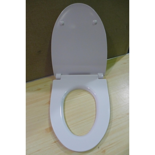 6315 - Tavistock Toilet Seat (331-207)   * This Lot Is Subject To Vat