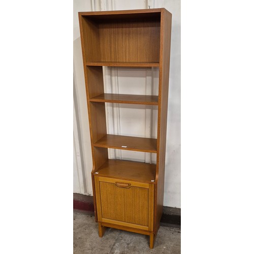 28 - A Stonehill Stateroom teak room divider