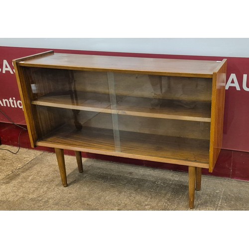 41 - A teak bookcase