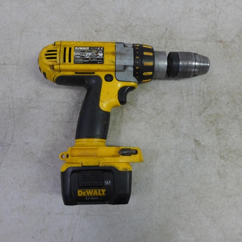 2023 - 2 DeWalt drills - an 18V DE9180 DeWalt drill, complete, in case with two 18v Li-ion batteries and ba... 