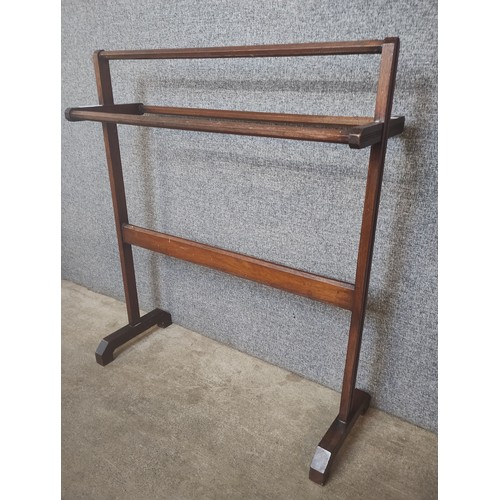 143 - A Victorian mahogany towel rail