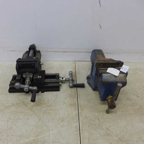 2064 - A Paramo 182 bench vice and a two Direction Machine vice