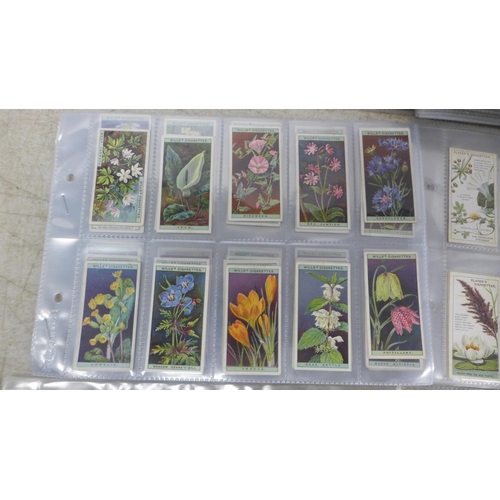 2070 - 36 cigarette card sets, mainly John Players cigarettes cards and Wills cigarette cards