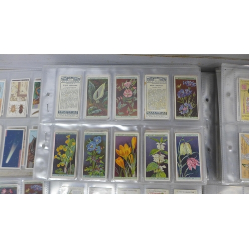 2070 - 36 cigarette card sets, mainly John Players cigarettes cards and Wills cigarette cards