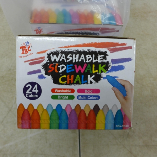 2085 - 4 boxes of 24 washable pavement chalks