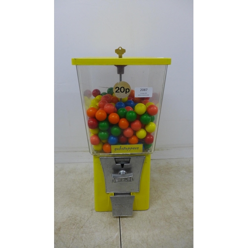 2087 - A vintage Eagle sweet dispenser with key