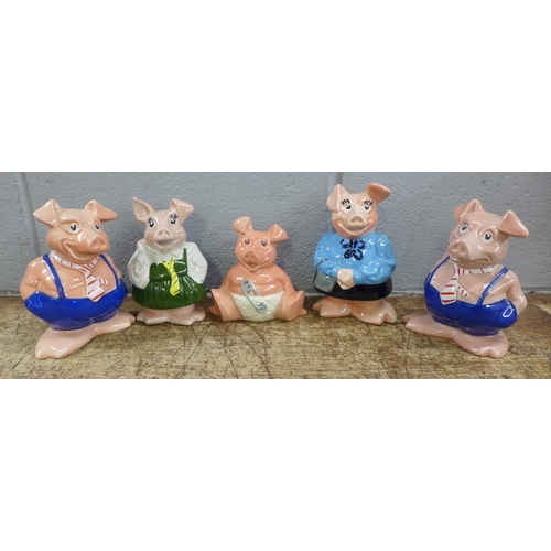 1058 - Five Wade Natwest pigs, three in original packaging **PLEASE NOTE THIS LOT IS NOT ELIGIBLE FOR IN-HO... 