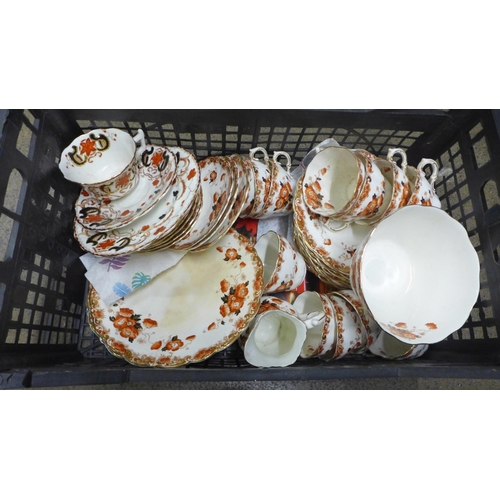 1068 - An Edwardian tea set and similar pattern china **PLEASE NOTE THIS LOT IS NOT ELIGIBLE FOR IN-HOUSE P... 