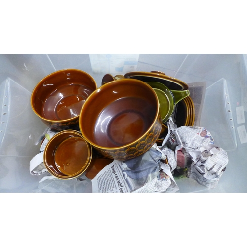 1076 - A Hornsea retro brown teaset with additional teapot in green **PLEASE NOTE THIS LOT IS NOT ELIGIBLE ... 