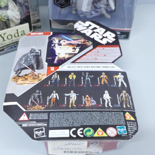 625 - Star Wars, a collection of three original character figures in their original and sealed packaging; ... 