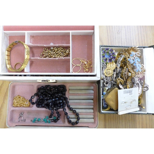 656 - Three boxes of assorted costume jewellery