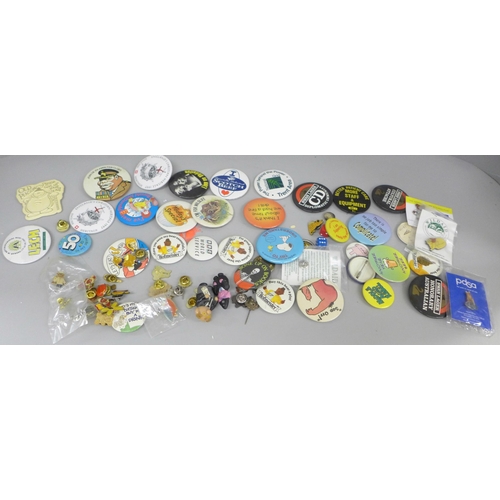 659 - A collection of badges