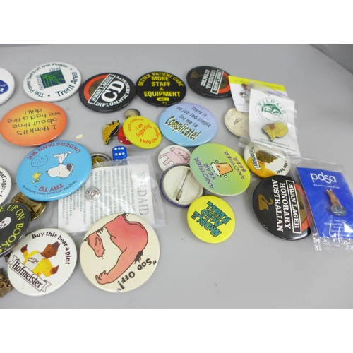 659 - A collection of badges