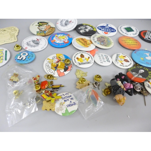 659 - A collection of badges