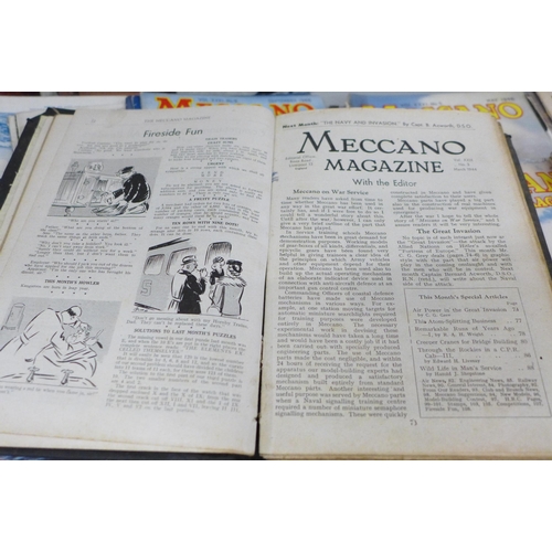 689 - Magazines; box of Meccano magazines from 1944 to 1952