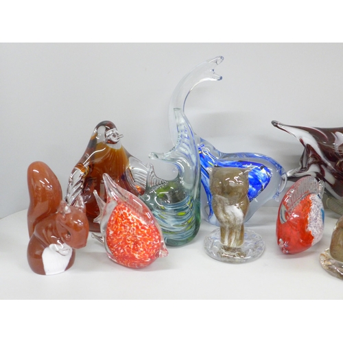 697 - A collection of twelve glass animals and fish