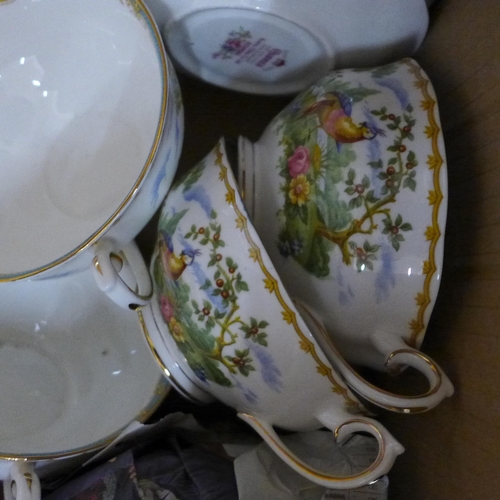 704 - Royal Albert Chelsea Bird soup bowls, tureen, Queen's Richmond plates, etc. **PLEASE NOTE THIS LOT I... 