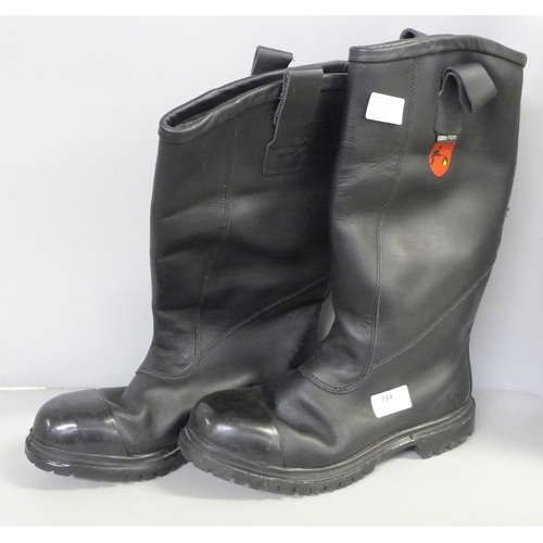 734 - A pair of Samson Goretex lined leather boots, steel toe caps, size 10