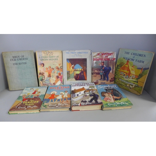 759 - Thirteen Enid Blyton novels, eleven with dustcovers, mostly early editions