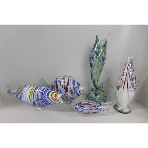 789 - Five Murano coloured glass fish **PLEASE NOTE THIS LOT IS NOT ELIGIBLE FOR IN-HOUSE POSTING AND PACK... 