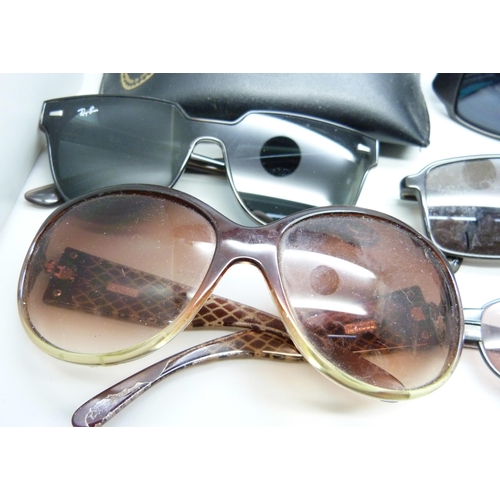 814 - A pair of Ray-Ban sunglasses and other sunglasses/spectacles