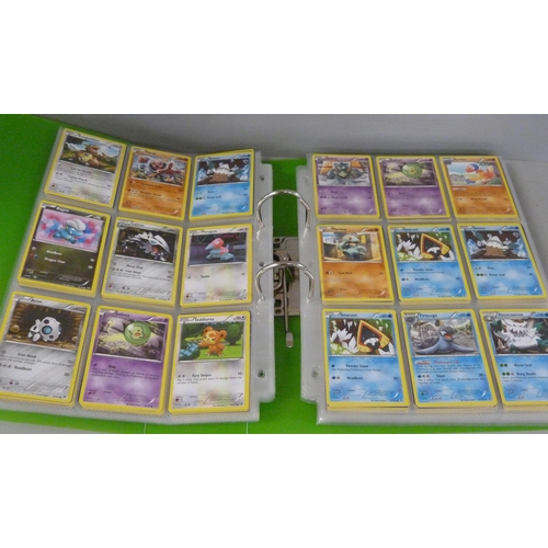 820 - Pokemon cards; a binder with over 650 vintage Pokemon cards