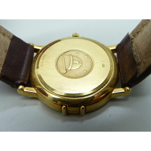 828 - An 18ct gold cased Omega Constellation quartz wristwatch, with box, 33mm case, with new battery, not... 