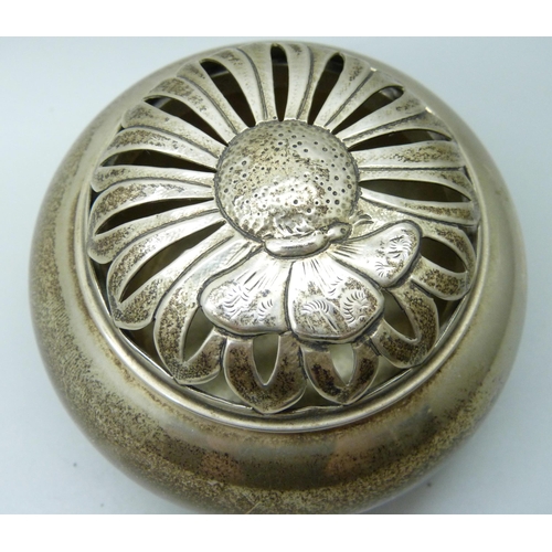 835 - An Edward VII pierced silver pomander, Birmingham 1908 by William Comyns, 97g