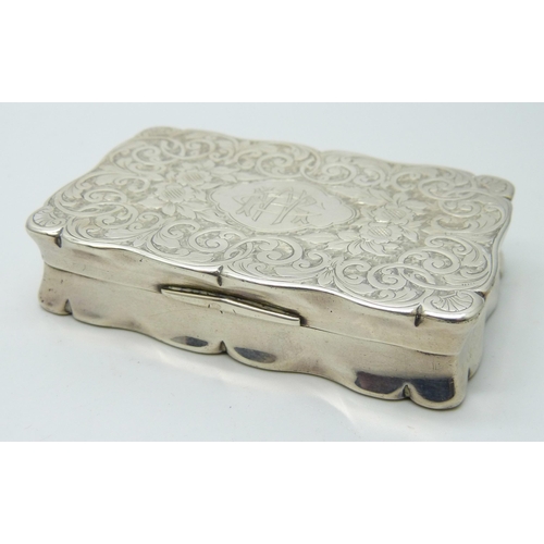 836 - A late Victorian silver tobacco box, Chester 1897, 82g