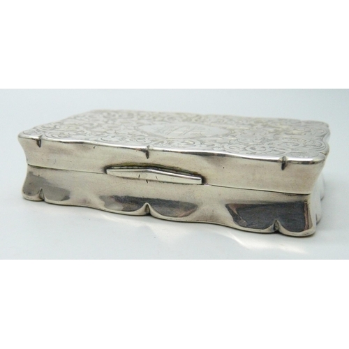 836 - A late Victorian silver tobacco box, Chester 1897, 82g