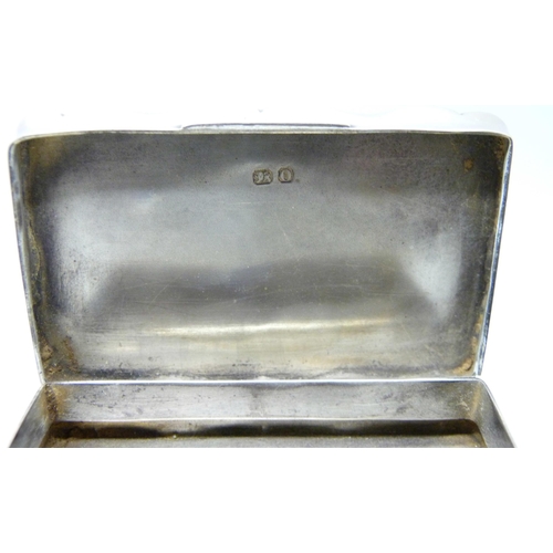 836 - A late Victorian silver tobacco box, Chester 1897, 82g