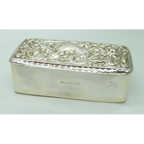 839 - An Edward VII silver tobacco box, Birmingham 1902, 53g