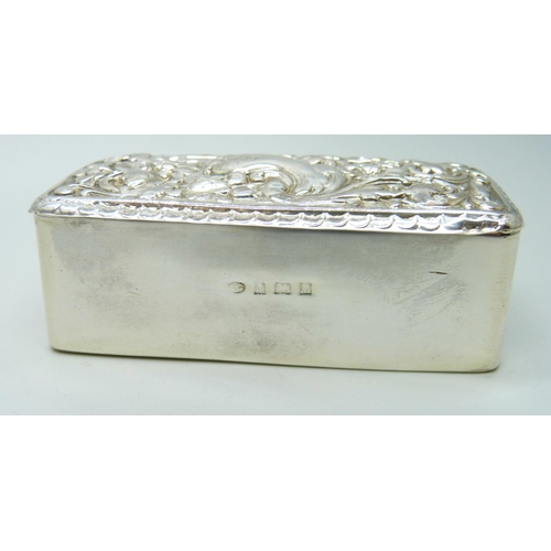 839 - An Edward VII silver tobacco box, Birmingham 1902, 53g