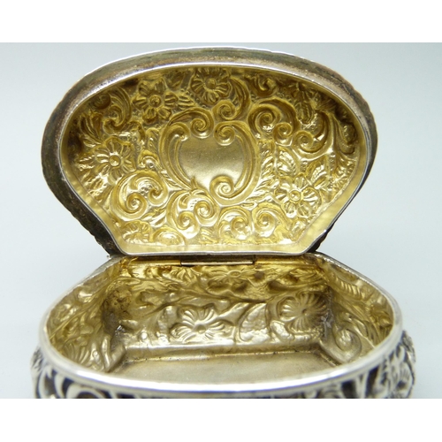 847 - An Edwardian silver box, Birmingham 1901