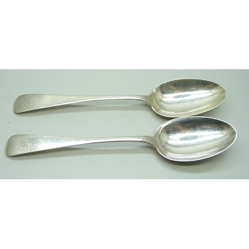 854 - A pair of silver serving spoons, Sheffield 1903, 153g