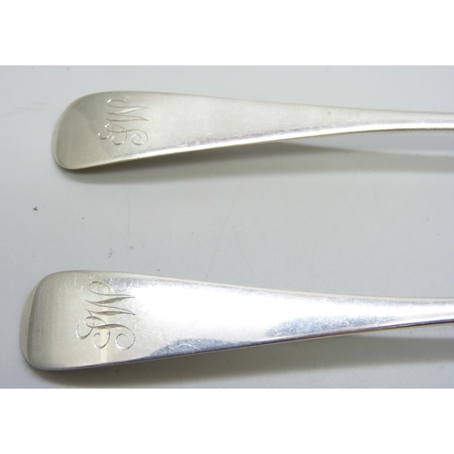 854 - A pair of silver serving spoons, Sheffield 1903, 153g