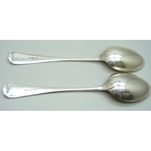 854 - A pair of silver serving spoons, Sheffield 1903, 153g