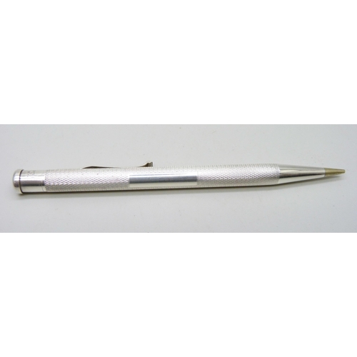 877 - A Yard-O-Led silver propelling pencil