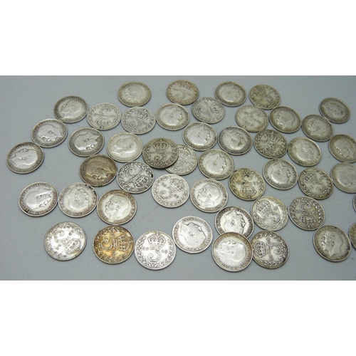 895 - Fifty 3d coins, 68.9g, all pre 1920