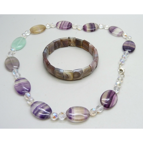 915 - A silver and fluorite necklace and an agate bracelet